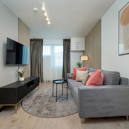 Wroclavia Apartments Dyrekcyjna By Noclegi Renters วรอตซวาฟ ภายนอก รูปภาพ