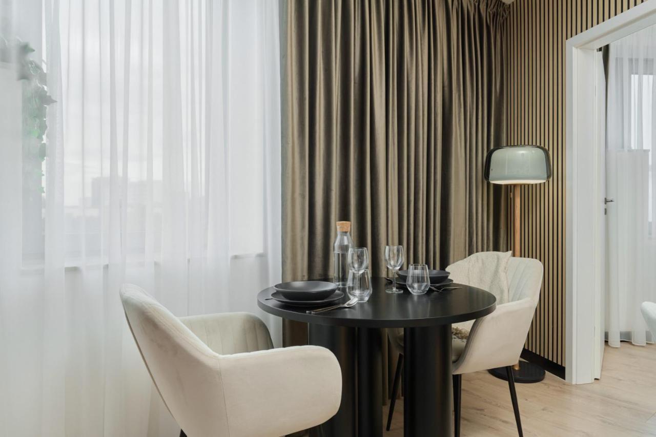 Wroclavia Apartments Dyrekcyjna By Noclegi Renters วรอตซวาฟ ภายนอก รูปภาพ