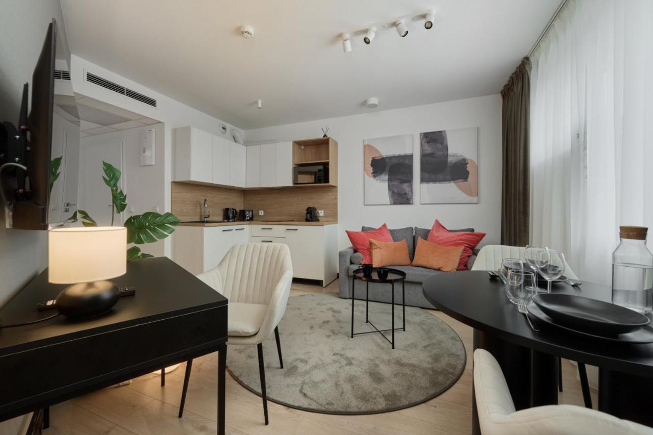 Wroclavia Apartments Dyrekcyjna By Noclegi Renters วรอตซวาฟ ภายนอก รูปภาพ