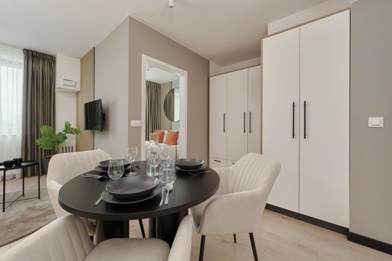 Wroclavia Apartments Dyrekcyjna By Noclegi Renters วรอตซวาฟ ภายนอก รูปภาพ