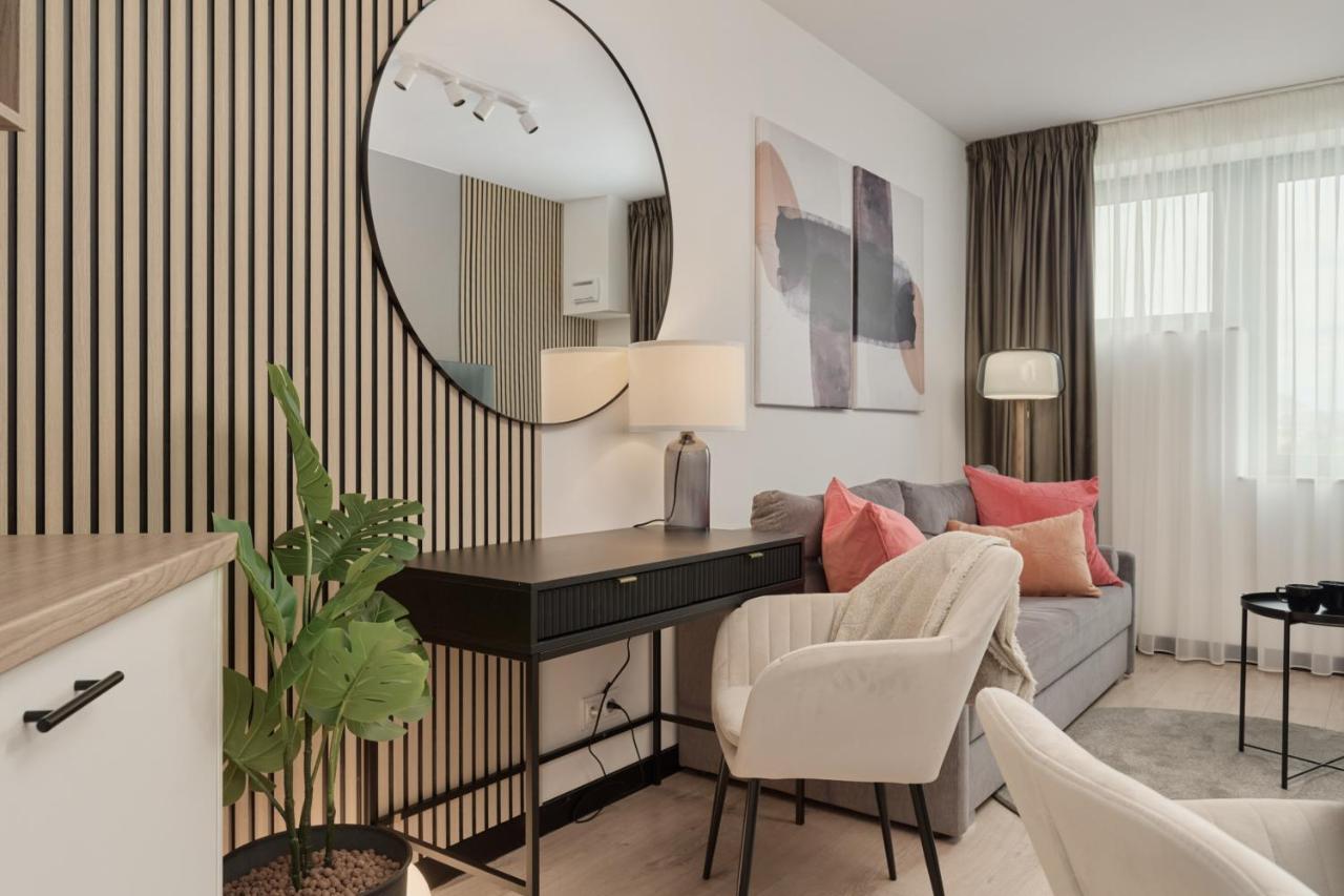 Wroclavia Apartments Dyrekcyjna By Noclegi Renters วรอตซวาฟ ภายนอก รูปภาพ