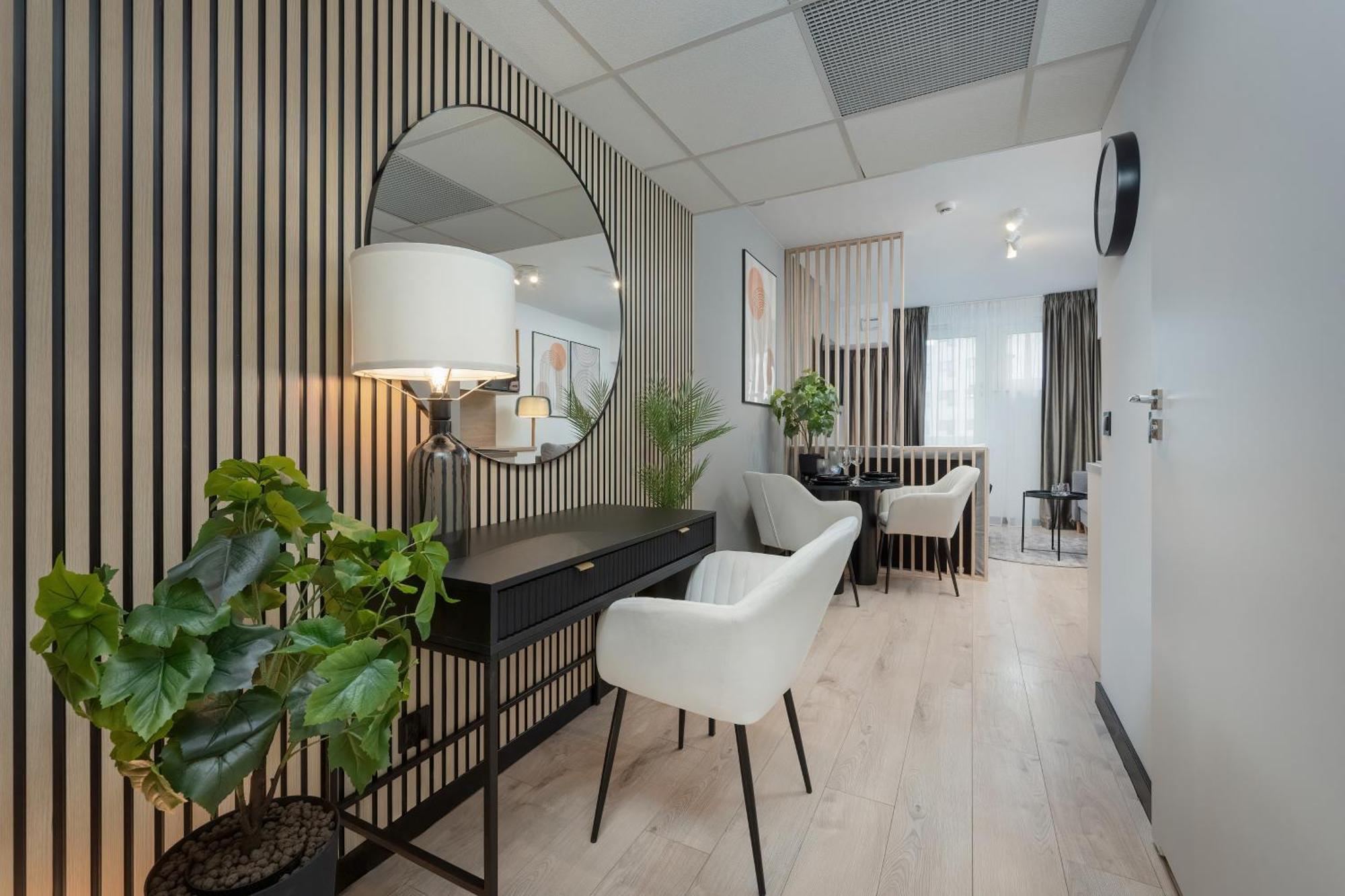 Wroclavia Apartments Dyrekcyjna By Noclegi Renters วรอตซวาฟ ภายนอก รูปภาพ