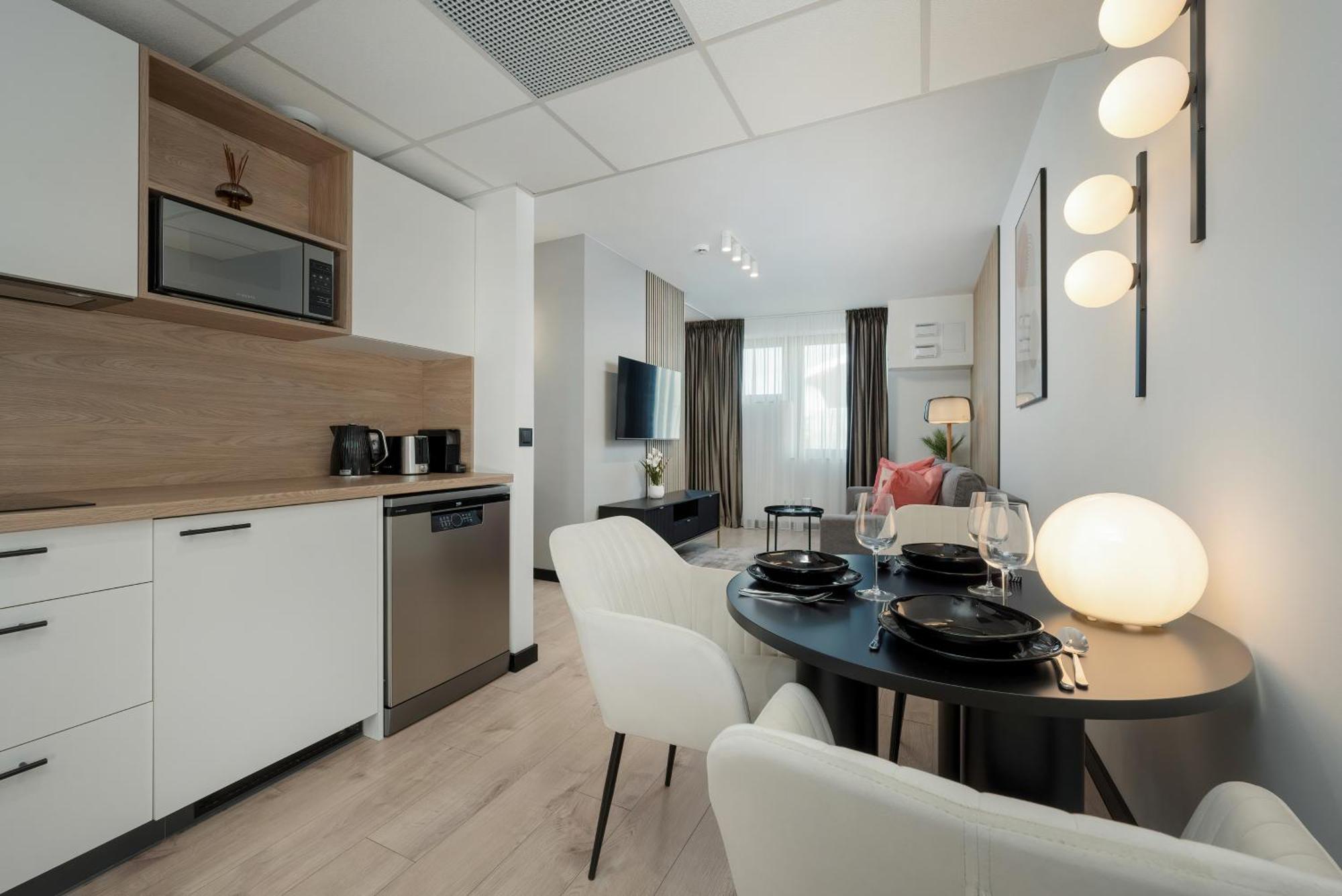 Wroclavia Apartments Dyrekcyjna By Noclegi Renters วรอตซวาฟ ภายนอก รูปภาพ